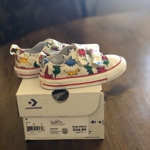 Toddler size 6 converse